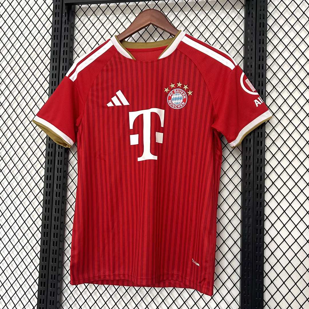 Bayern München domáci dres 2026/27 červený futbalový dres spredu