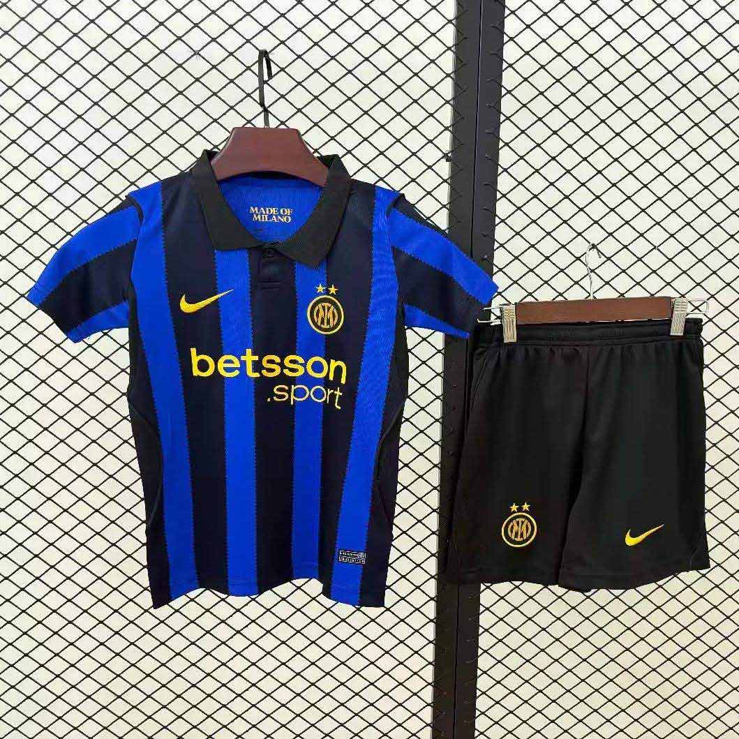 Modro čierny domáci detský komplet Inter Milan 2026/27 s čiernymi šortkami