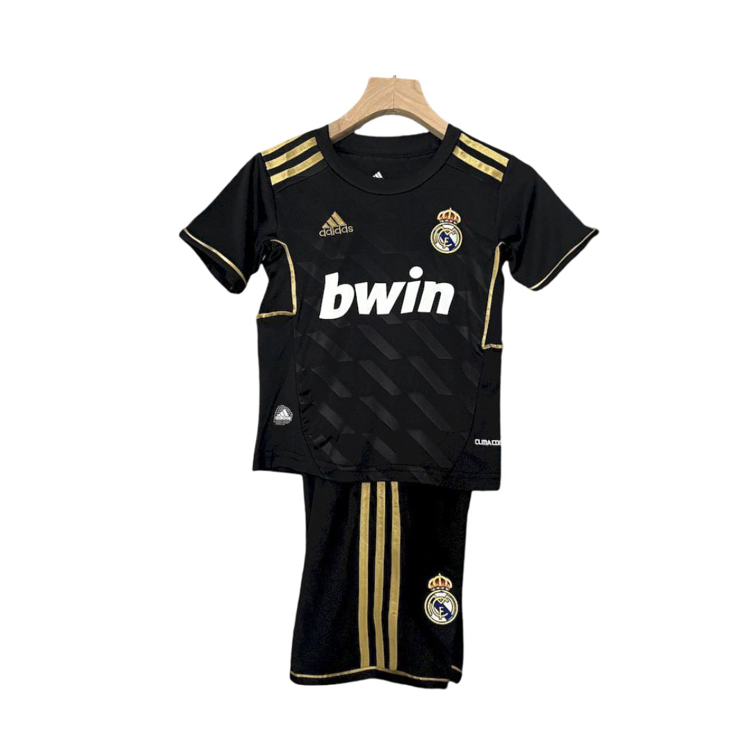 Real Madrid 2011–12 Hosťovský Retro Detský Set Čierny 2 Real Madrid 2011–12 Hosťovský Retro Detský Set Čierny 2
