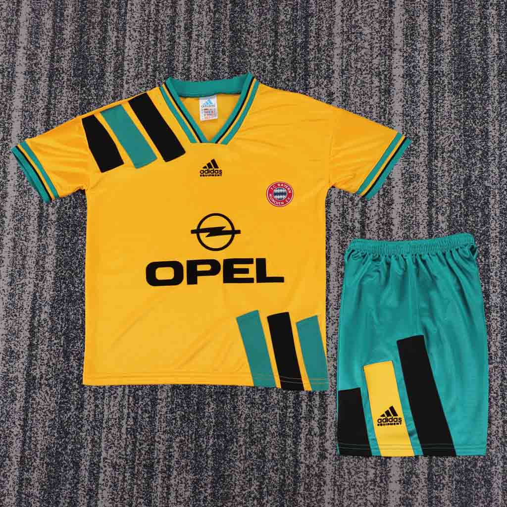 Bayern München 1993-95 hosťovský retro detský futbalový komplet