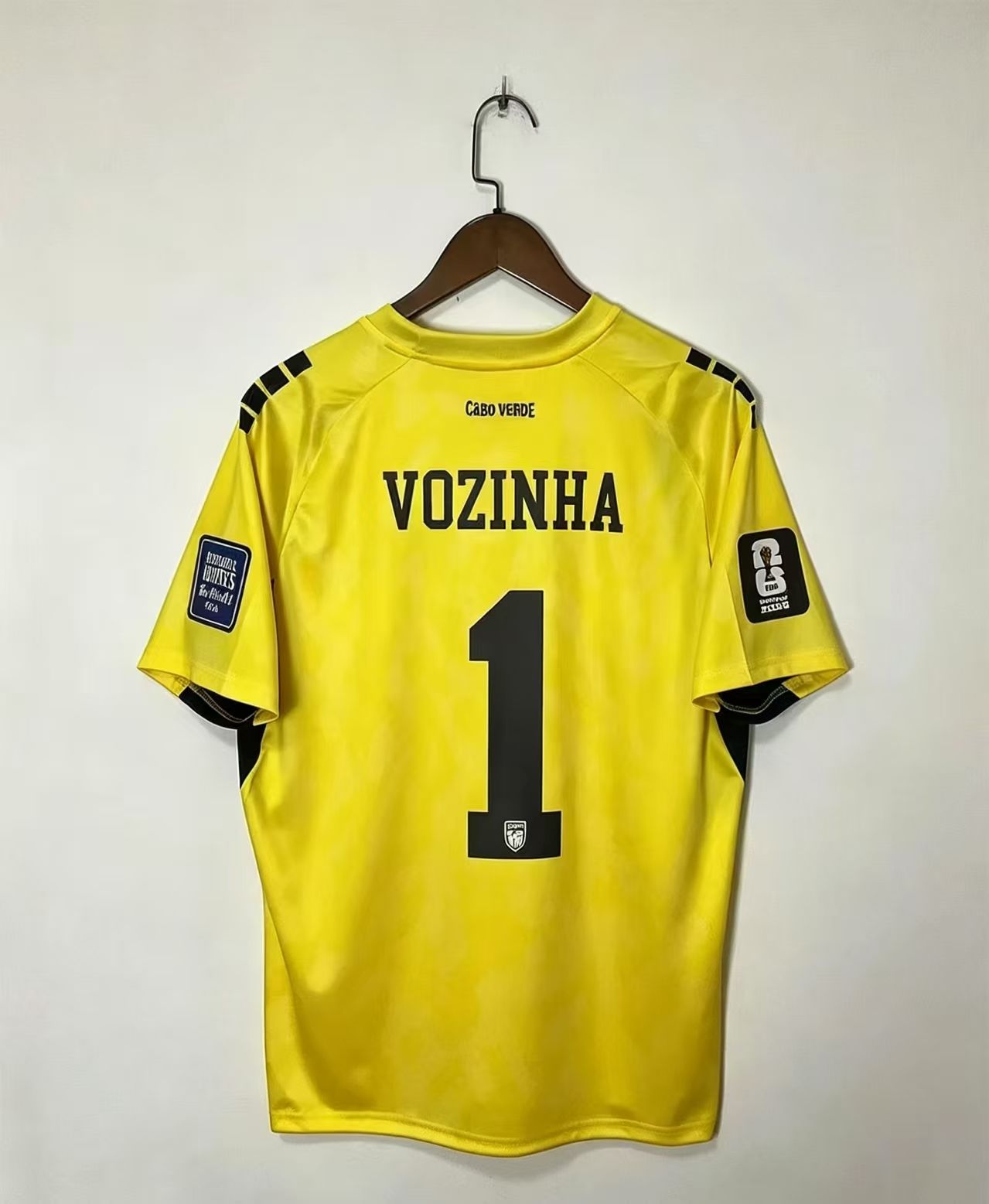 Kapverdy 2026 Brankársky dres VOZINHA 1 žltý Pánsky futbalový dres