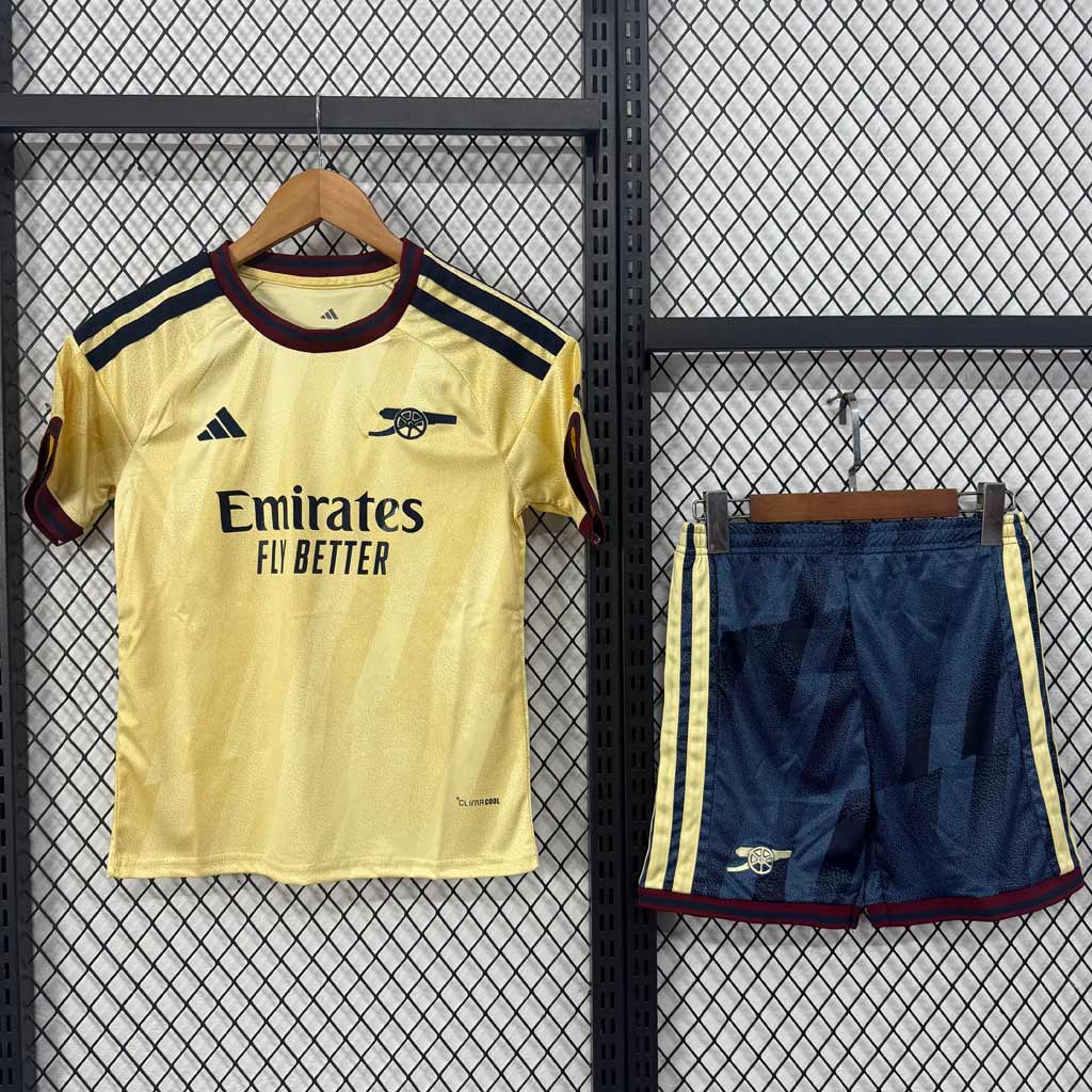 Žltý detský tretí dres Arsenal 26/27 so šortkami – predná strana