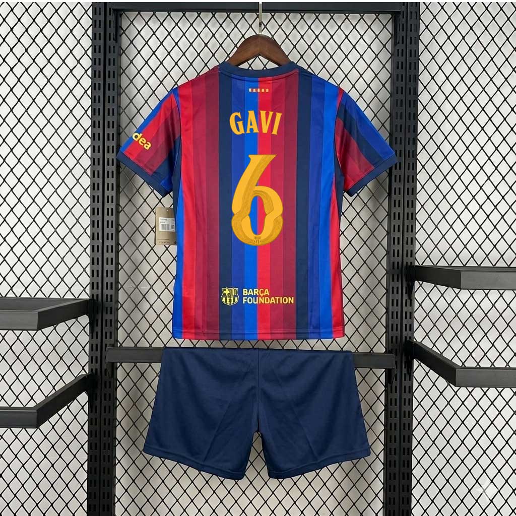 Barcelona 26 27 domáci detský futbalový dres s trenírkami GAVI 6