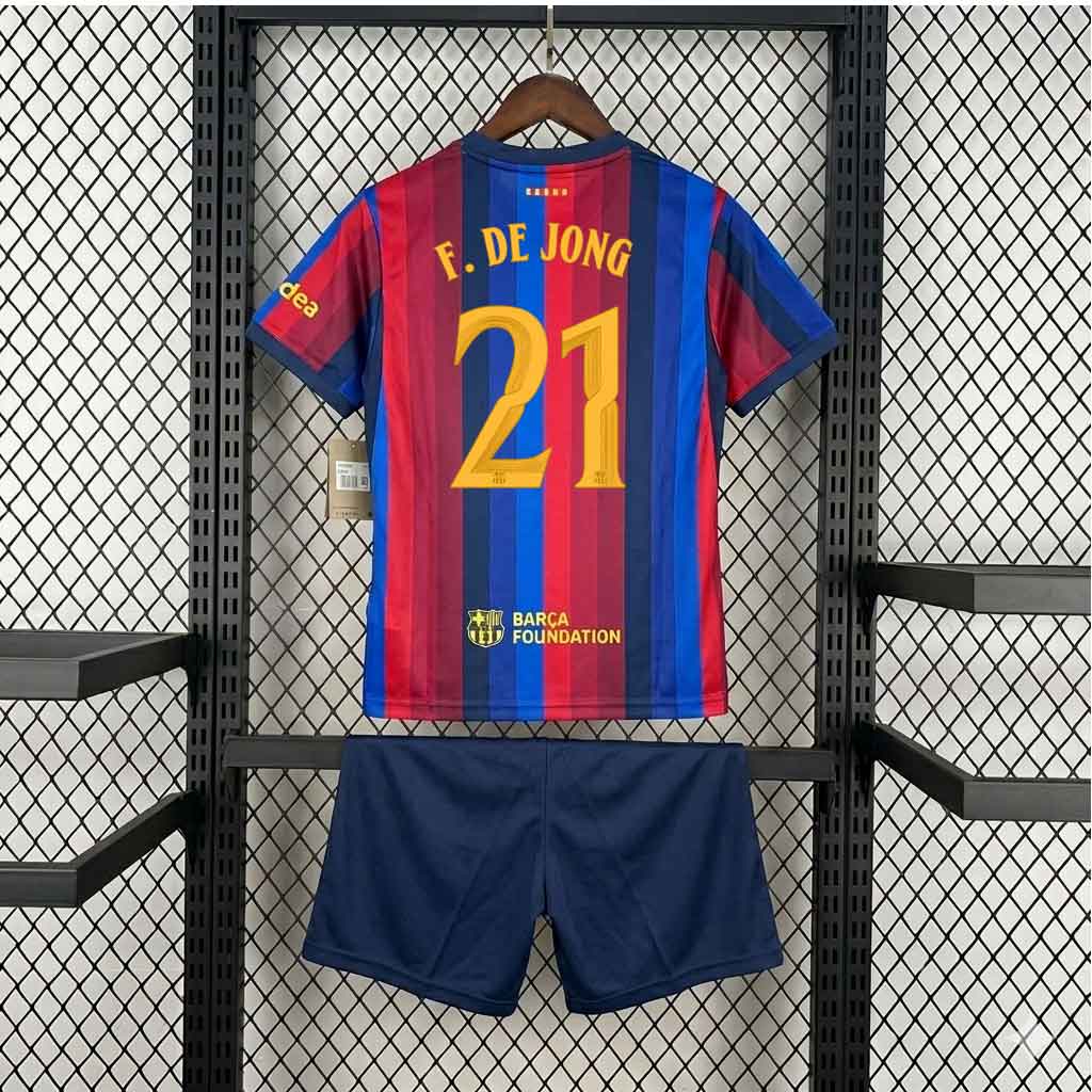 Barcelona detský domáci dres 26 27 s trenírkami F DE JONG 21