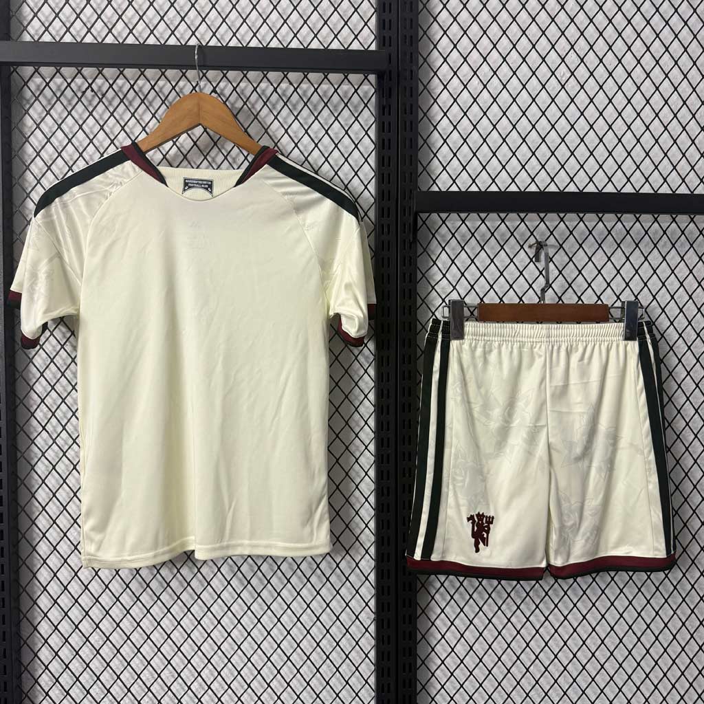 Manchester United 26/27 detský tretí dres – krémový