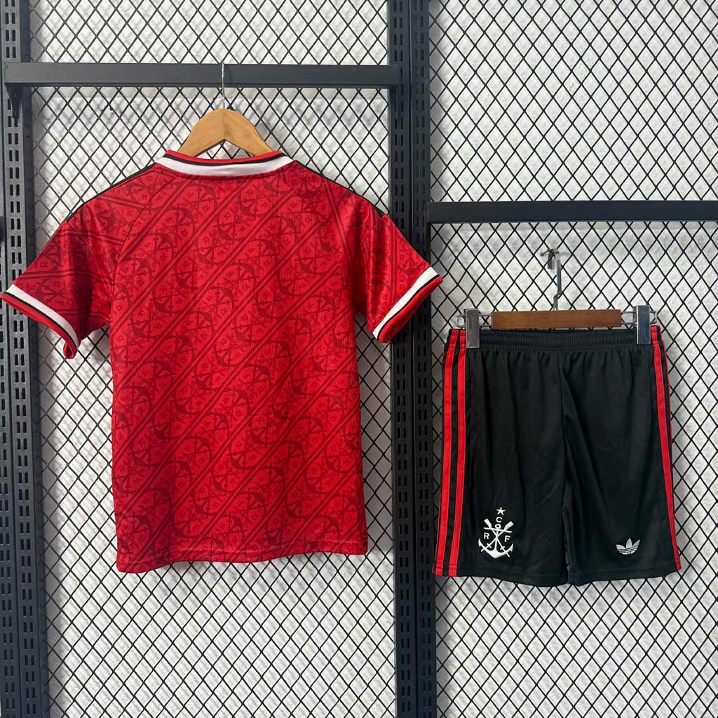 Predná strana červeného detského tretieho dresu CR Flamengo 2026 s veslárskym znakom