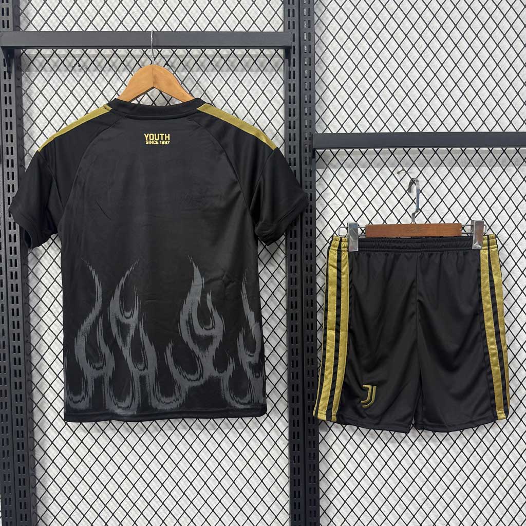 Čierny detský komplet Juventus 2026/27 tretí dres so šortkami
