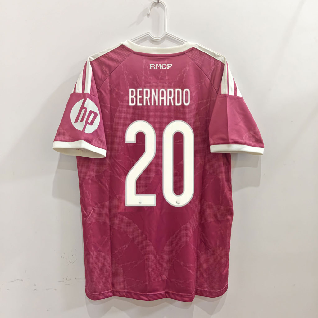 Real Madrid dres 2026/27 červený s potlačou BERNARDO 20