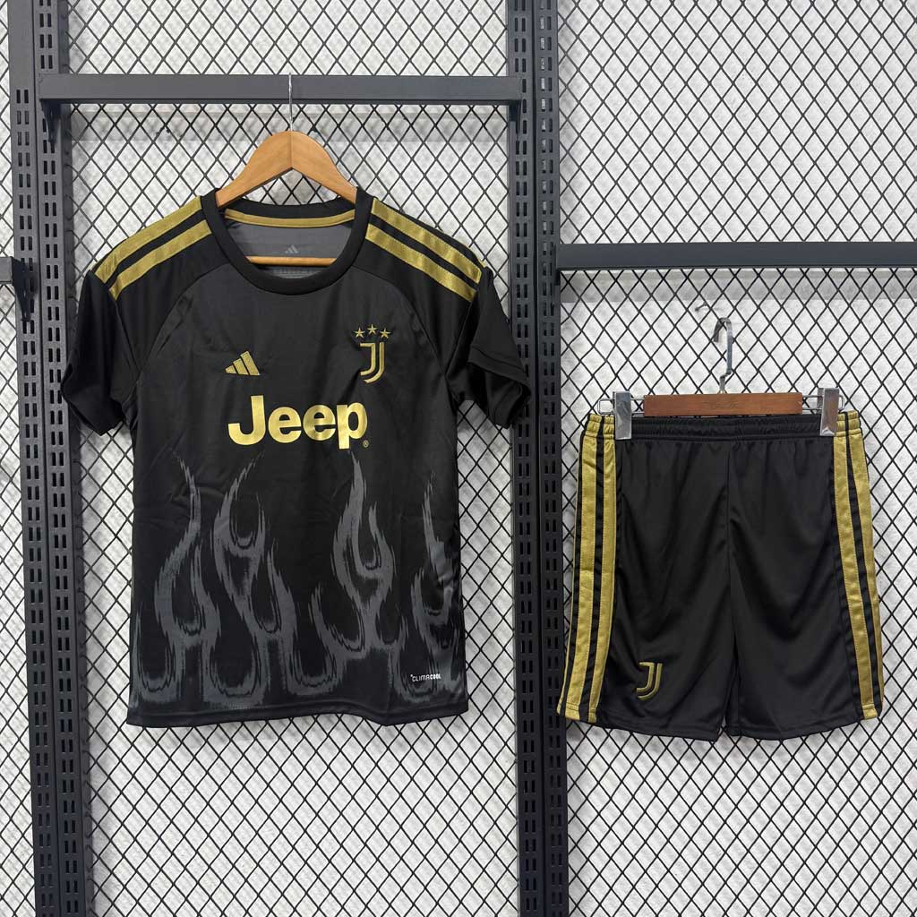 Čierny detský komplet Juventus 2026/27 tretí dres so šortkami
