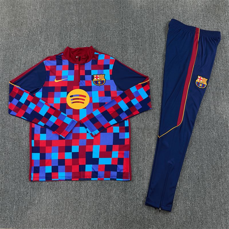 Predná strana červeno-modrej tréningovej súpravy FC Barcelona 2026/27 s dlhým rukávom
