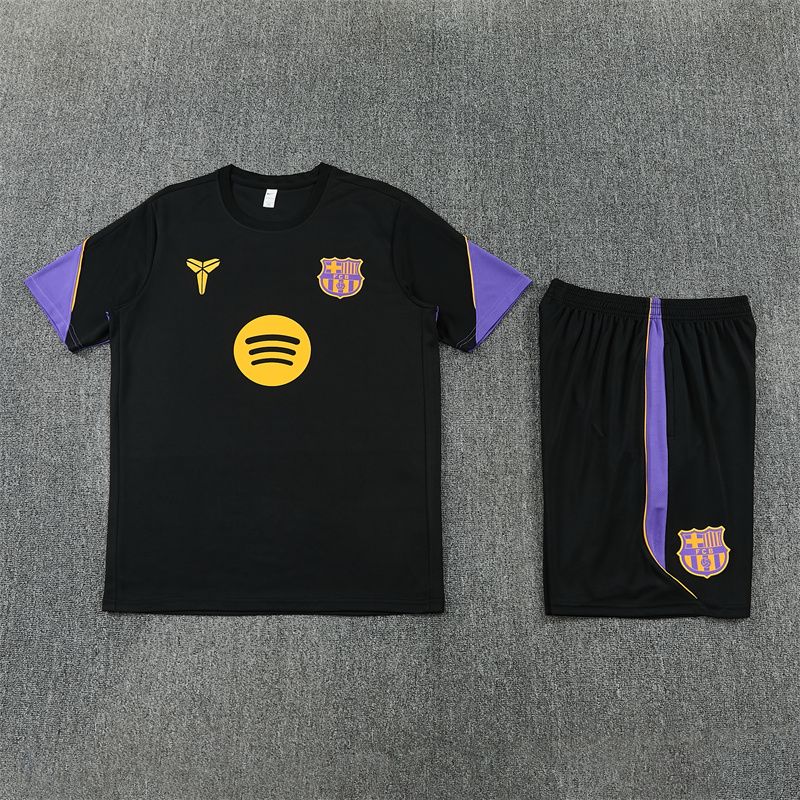 Predná strana čiernej tréningovej súpravy FC Barcelona 2026/27 Kobe Bryant