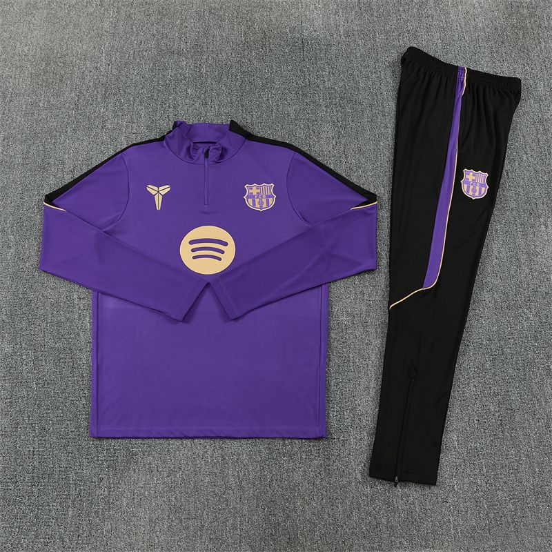 Predná strana fialovej tréningovej súpravy FC Barcelona 2026/27 s dlhým rukávom