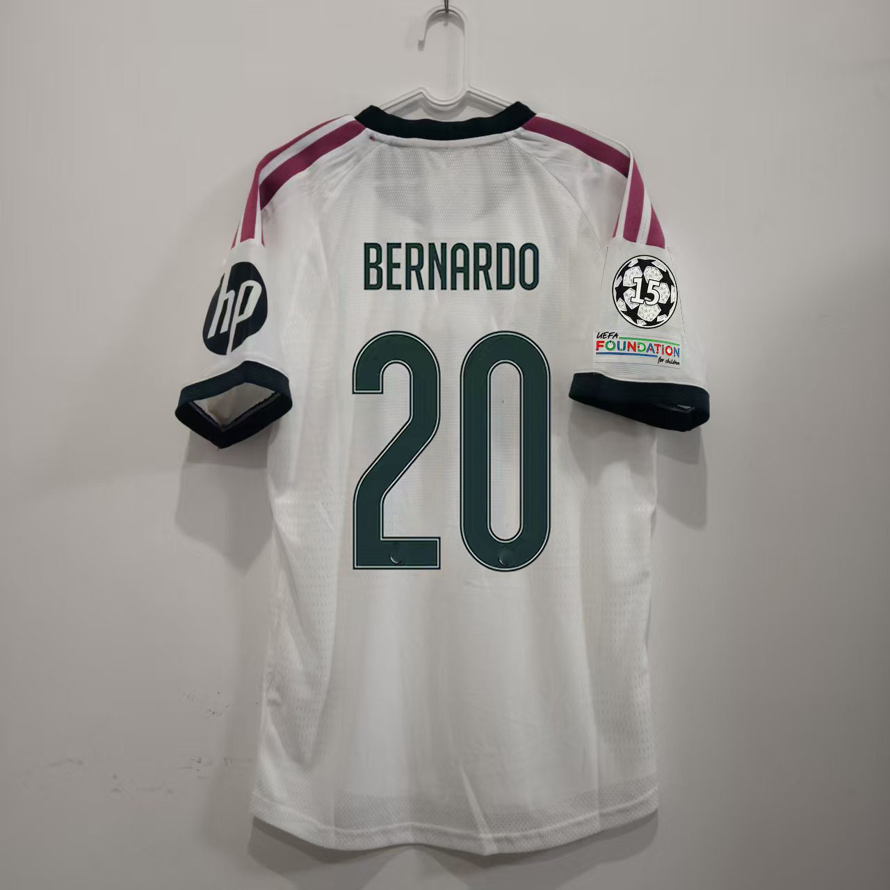 Biely domáci futbalový dres Real Madrid 2026/27 s menom BERNARDO 20