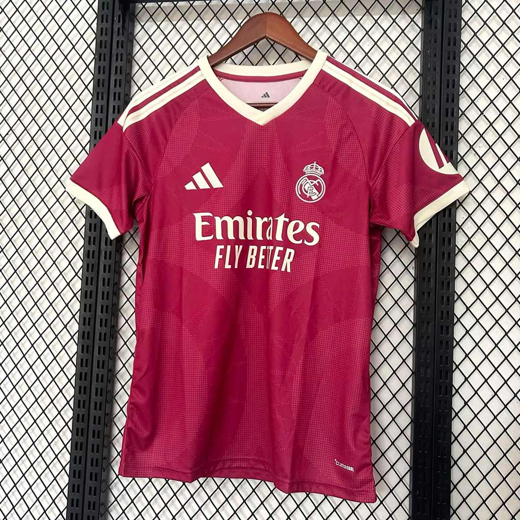 Real Madrid ružový tretí dres 2026/27 hlavná fotografia