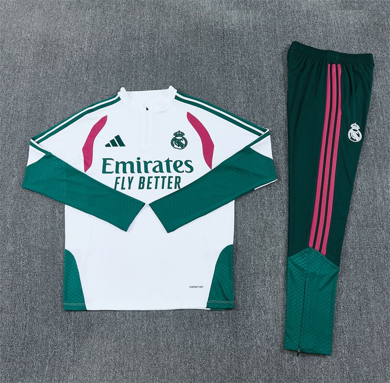 Predná strana bieleho vrchného dielu a zelených nohavíc Real Madrid 2026/27
