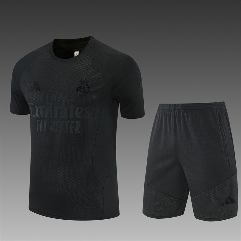 Celočierny tréningový set Real Madrid 2026/27 s krátkym rukávom