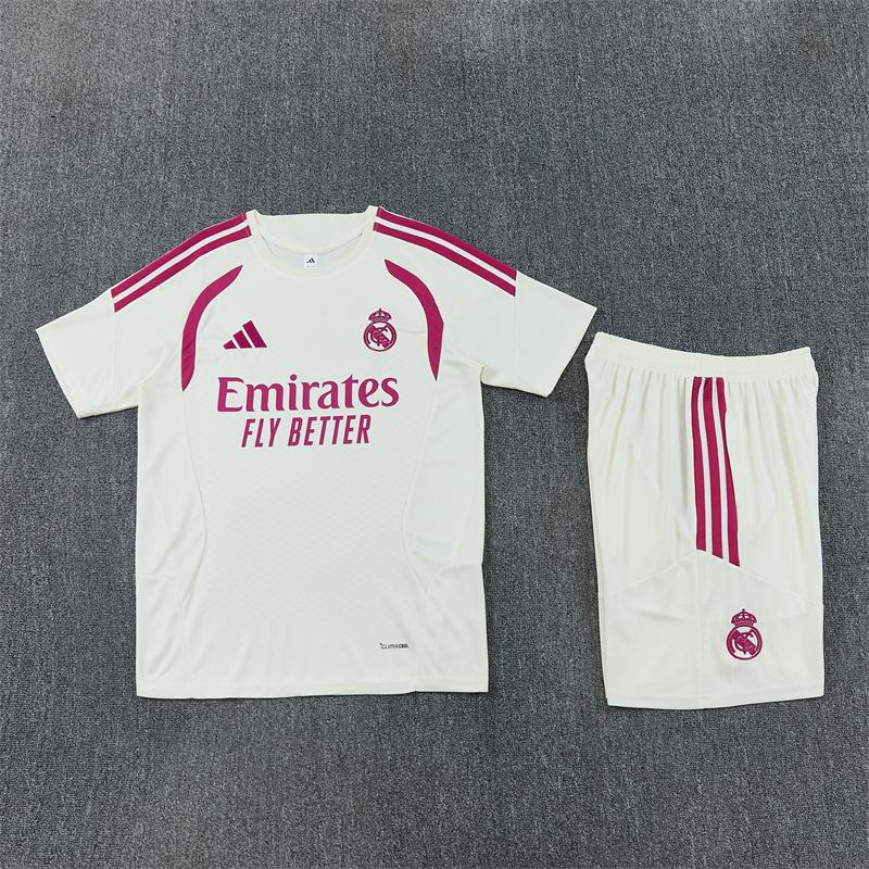 Predná strana krémového tréningového dresu Real Madrid