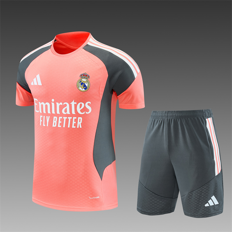 Oranžovo-ružový tréningový set Real Madrid 2026/27 so sivými šortkami