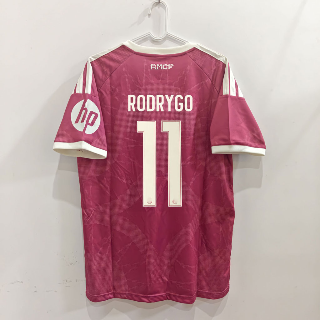 Tmavoružový tretí dres Real Madrid 2026/27 zozadu s potlačou RODRYGO 11
