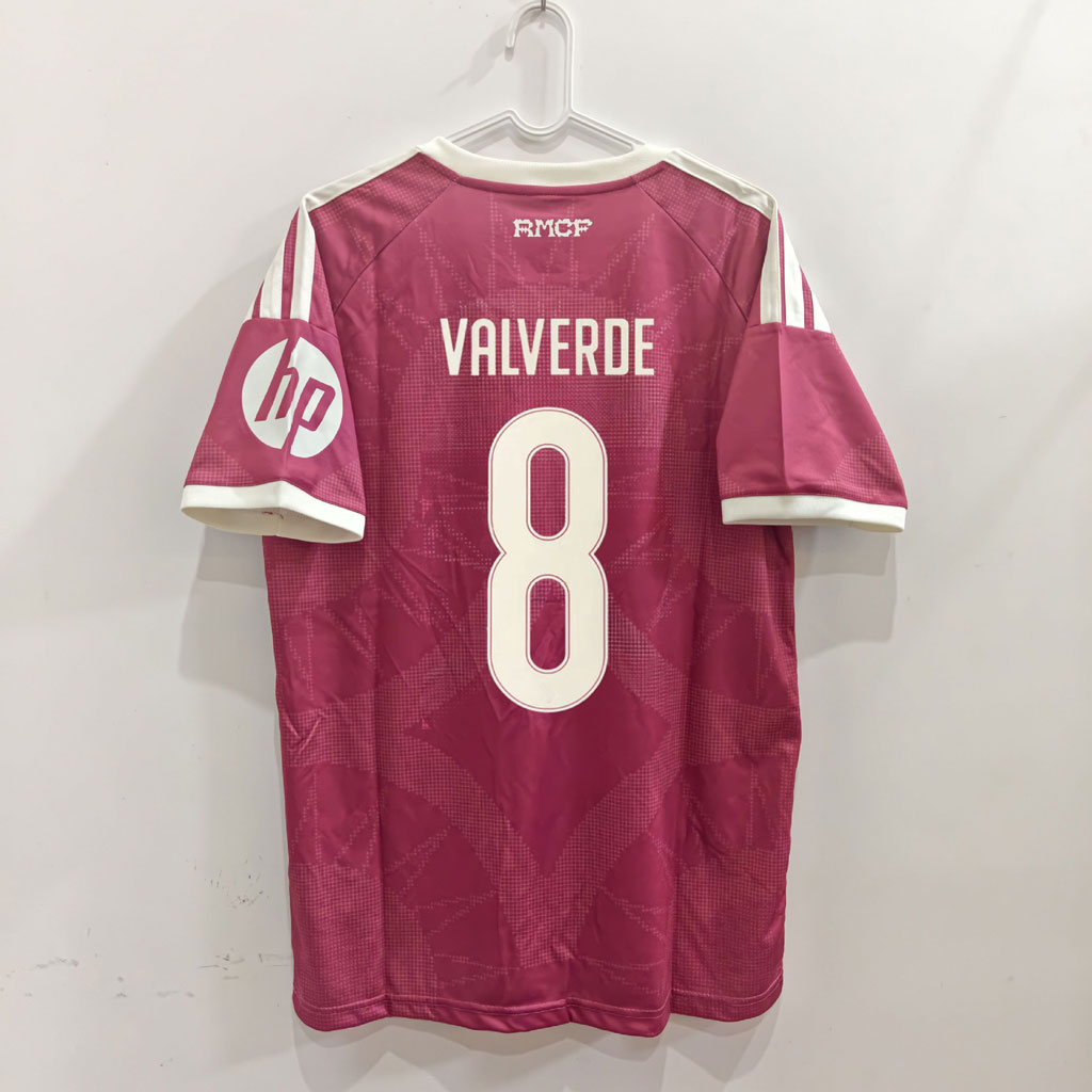 Tmavoružový tretí dres Real Madrid 2026/27 zozadu s potlačou VALVERDE 8