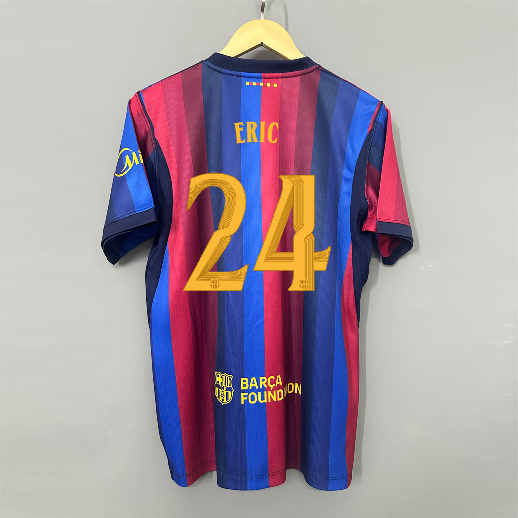 Pánsky domáci dres Barcelona 2026/27 zozadu so žltozlatým menom ERIC a číslom 24