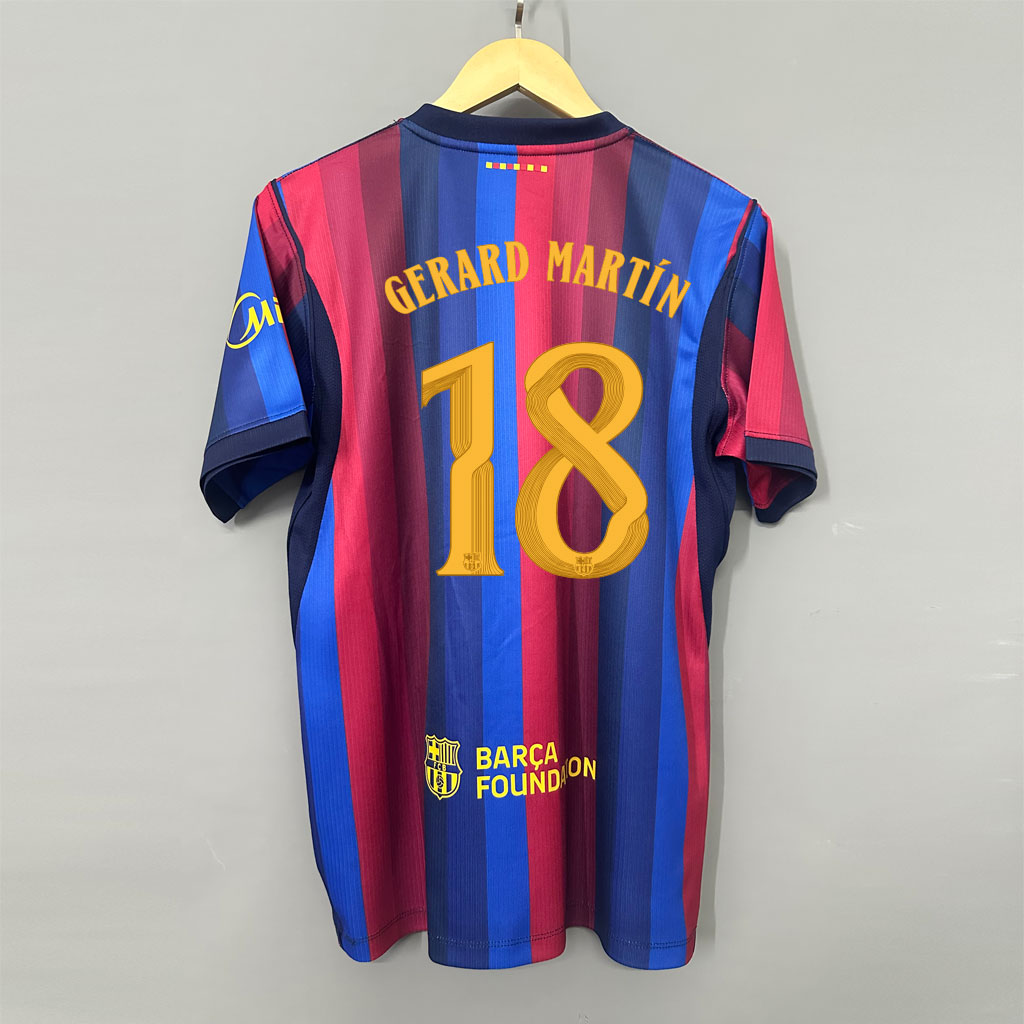 Pánsky domáci dres Barcelona 2026/27 zozadu s menom GERARD MARTÍN a číslom 18 v žltozlatej farbe