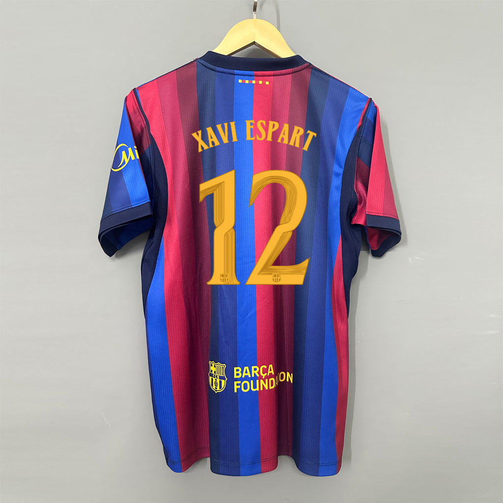 Pánsky domáci dres Barcelona 2026/27 zozadu so žltozlatým menom XAVI ESPART a číslom 12