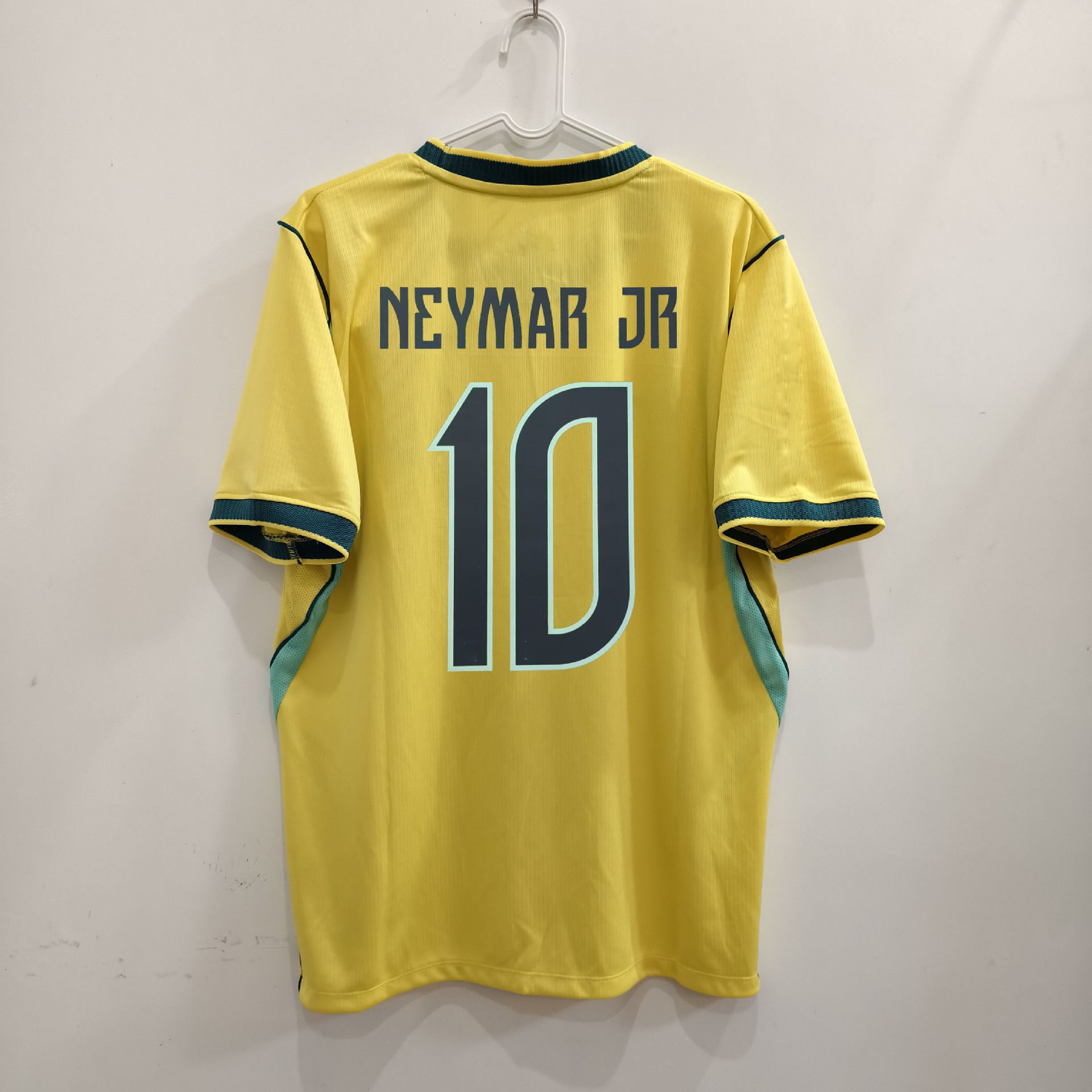 Žltý domáci dres Brazília 2026 s menom Neymar Jr a číslom 10