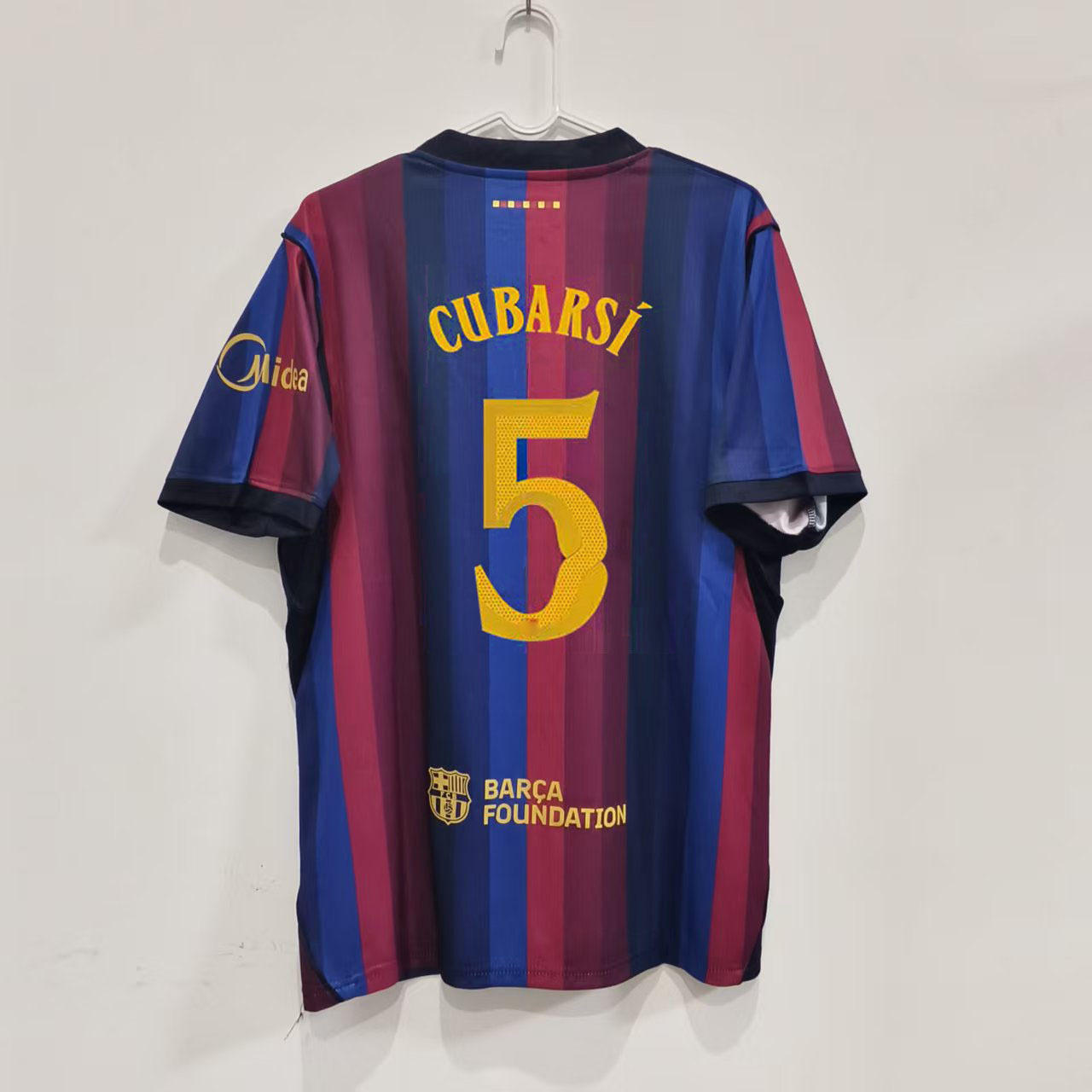 CUBARSÍ 5 FC Barcelona domáci dres 2026/27 s hotovou potlačou zozadu