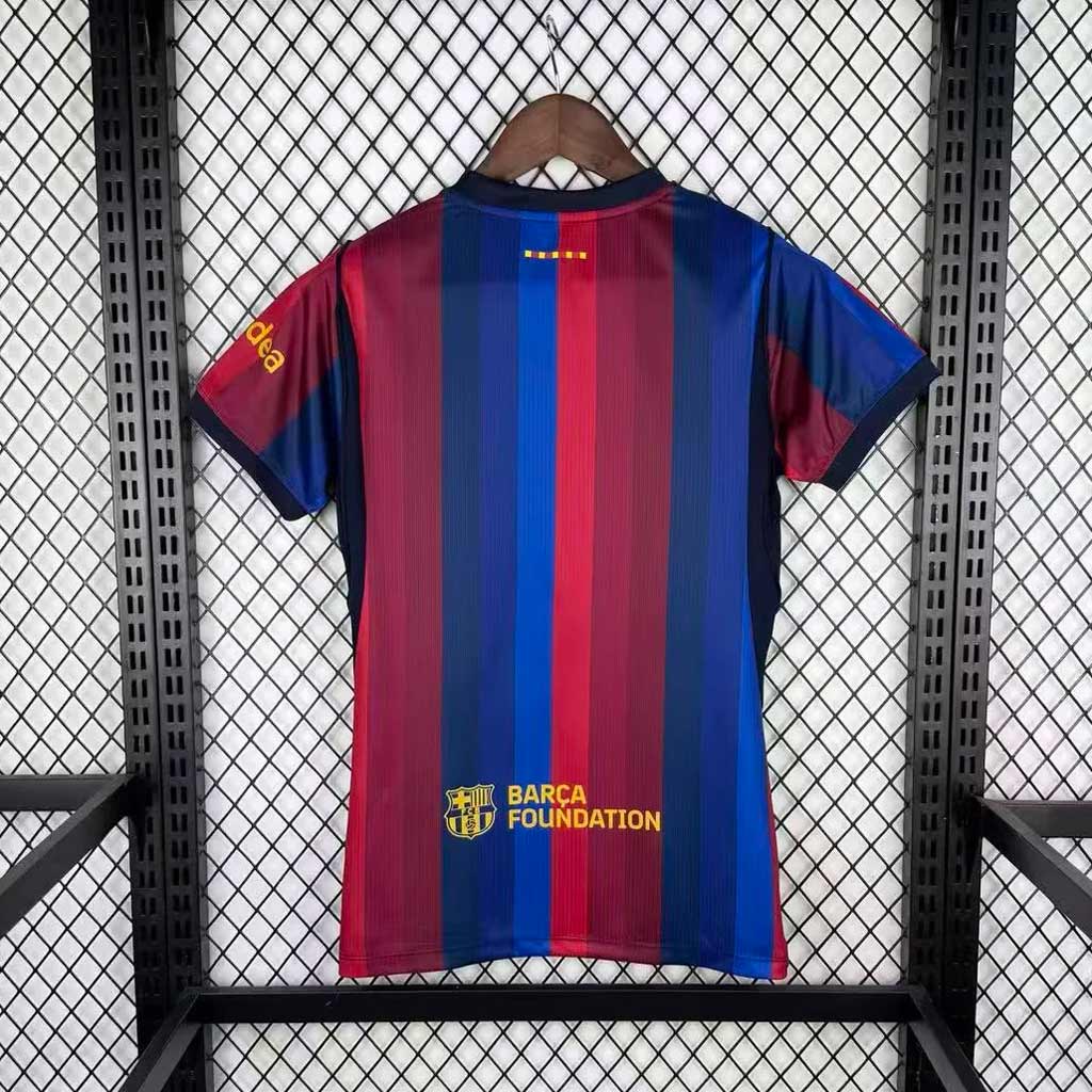 Zadná strana dámskeho domáceho dresu Barcelona 2026/27
