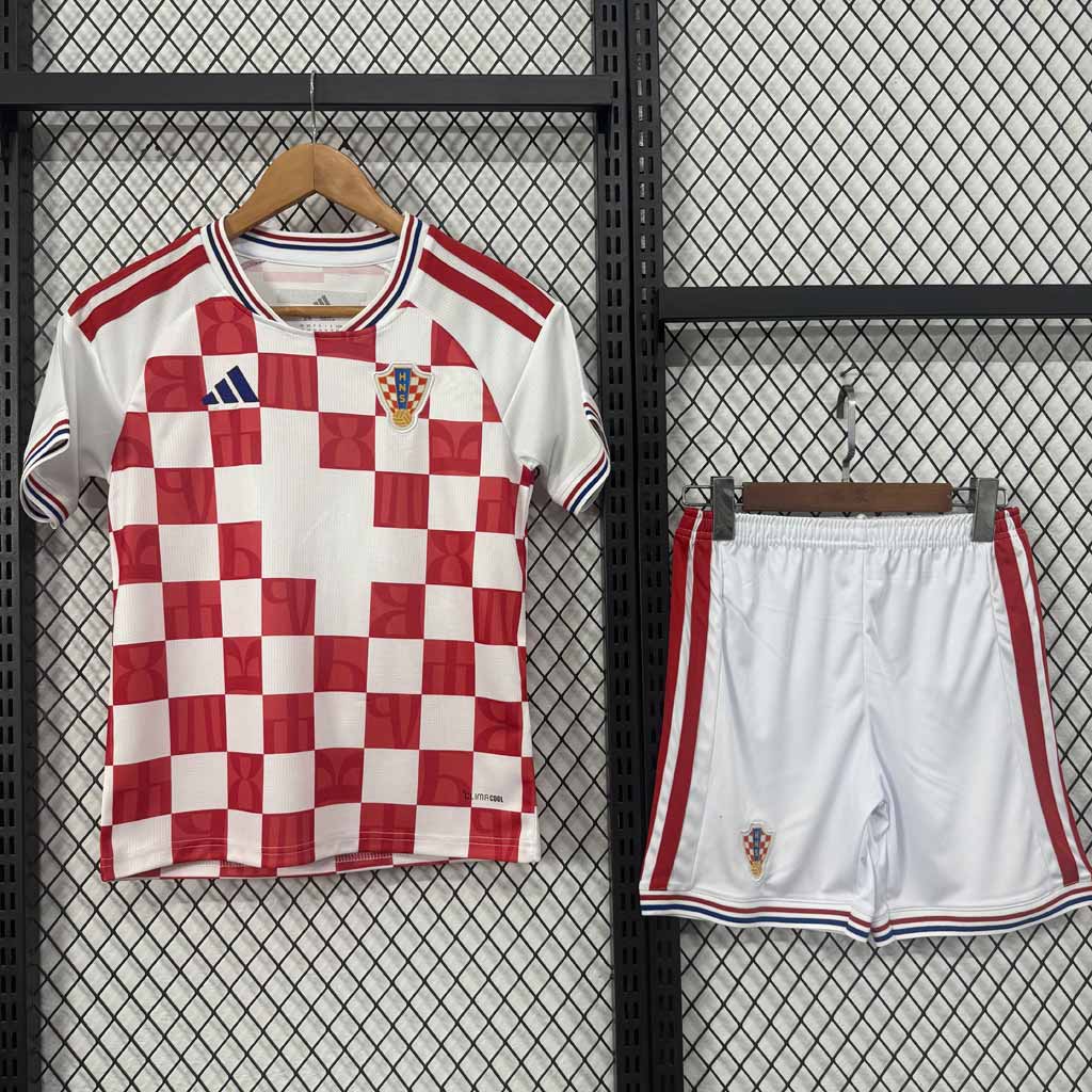 Detský domáci dres Chorvátsko 2026/27 – červeno-biely komplet s kraťasmi