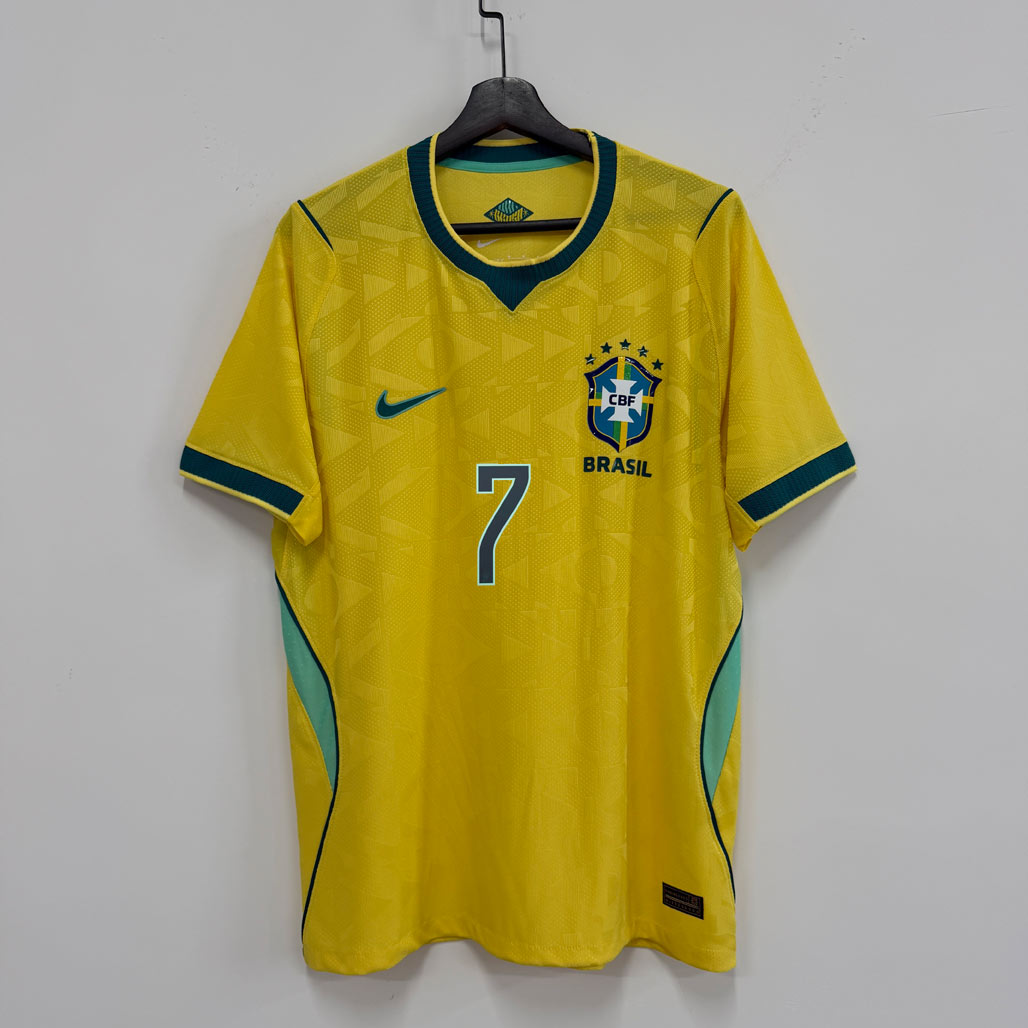 Domáci futbalový dres Brazília 2026 Vinícius Júnior 7 so zelenými detailmi