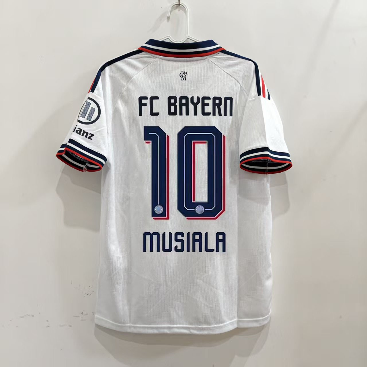 MUSIALA 10 biely hosťovský dres Bayern München 2026/27 s potlačou