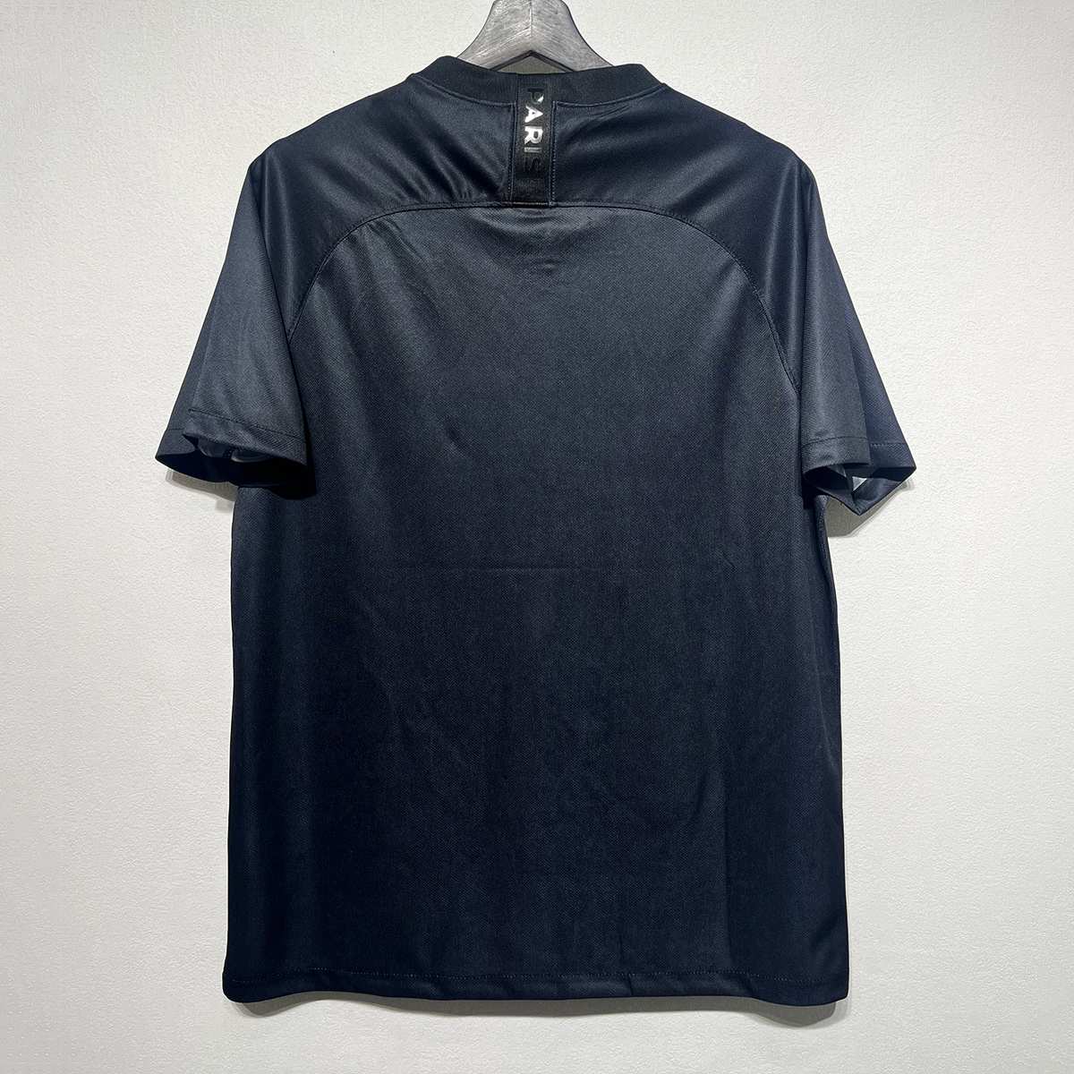 Čierny PSG 2019/20 retro štvrtý futbalový dres – zadná strana