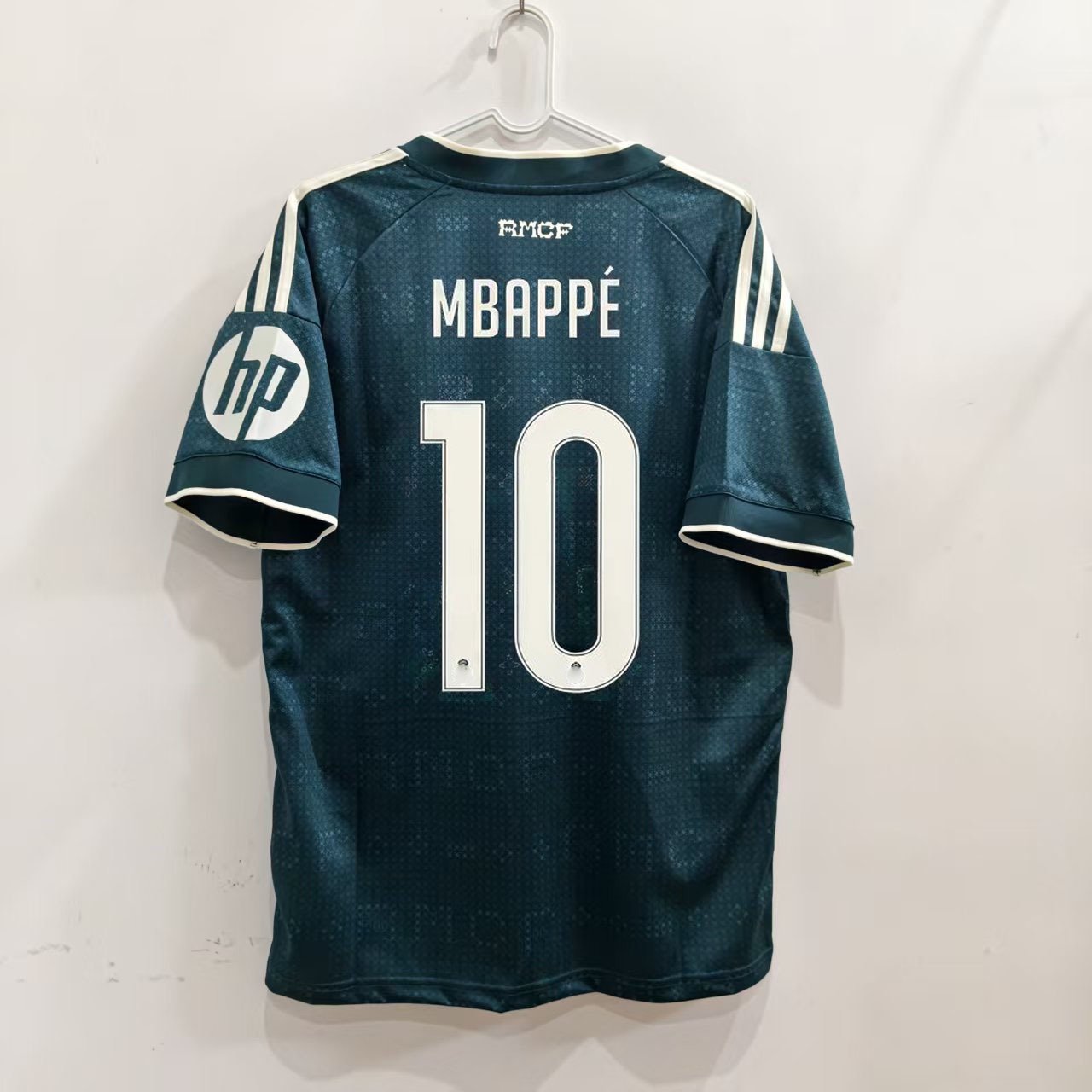 Real Madrid MBAPPÉ 10 zelený hosťovský dres 2026/27 – zadná strana