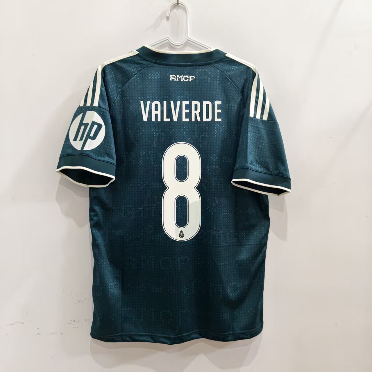 real_madrid_valverde_8_zeleny_hostovsky_dres_2026_27